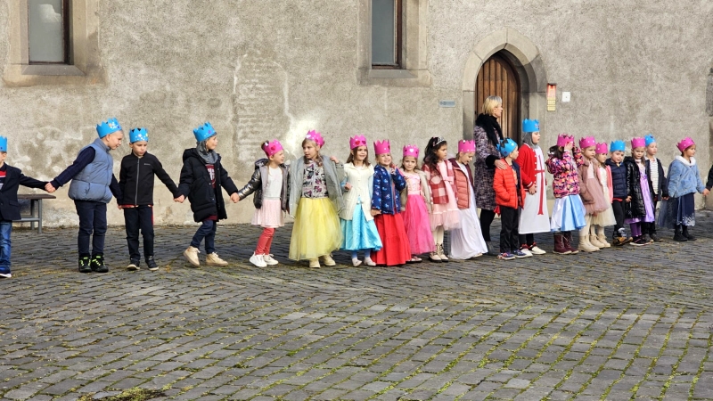 You are currently viewing Prvácka pasovačka – malí rytieri a princezné sa stali žiakmi Tretej školy zvolenskej