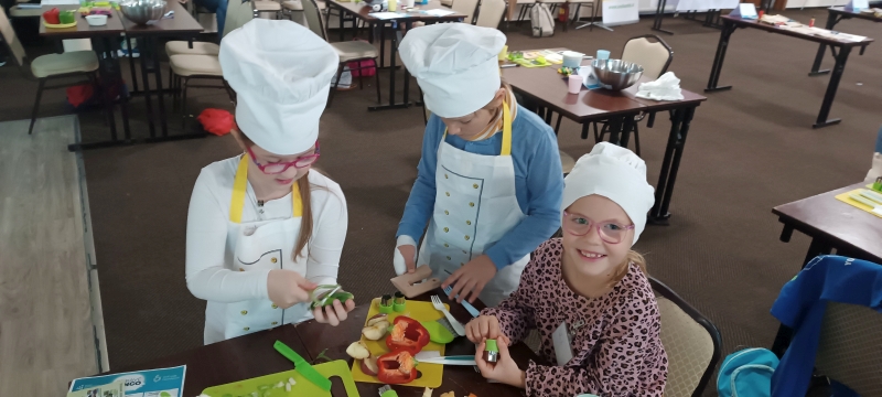 Read more about the article Zdravý šalát – Hraj sa a uč sa s chuťou: Ako spájať financie, zdravie a tvorivosť