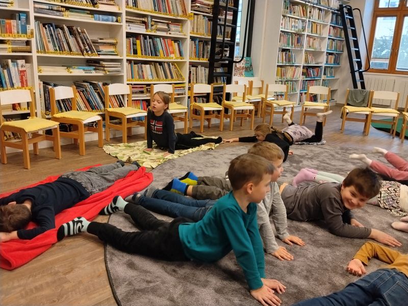 Read more about the article Zábavná joga – prváci v KKĽŠ (I. B)